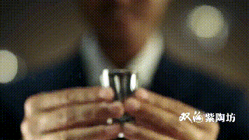 喝白酒時，旁邊為何要放一瓶礦泉水？