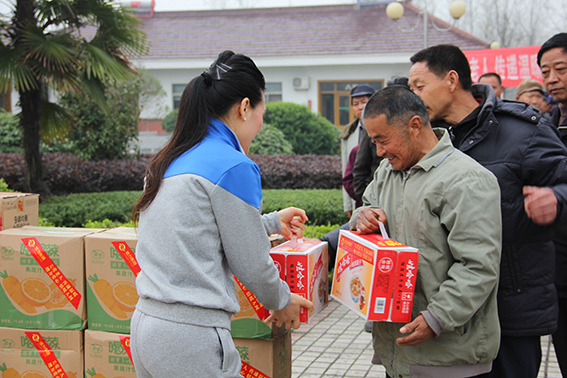 江蘇增力集團(tuán)開展植樹造林公益活動(dòng) 江蘇增力集團(tuán)開展植樹造林公益活動(dòng)